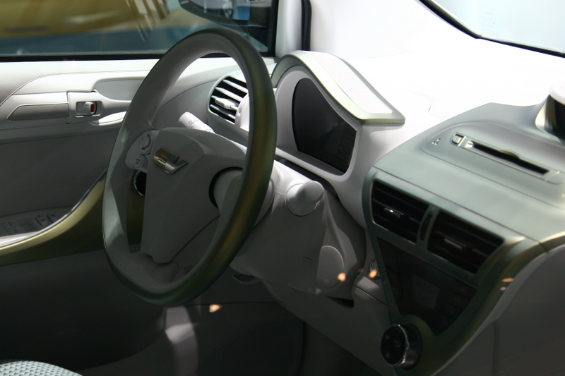 Illustration for article titled Toyota FT-EV Concept: Roller Skate-Sized Electric Sneaks Onto Detroit Show Floor
